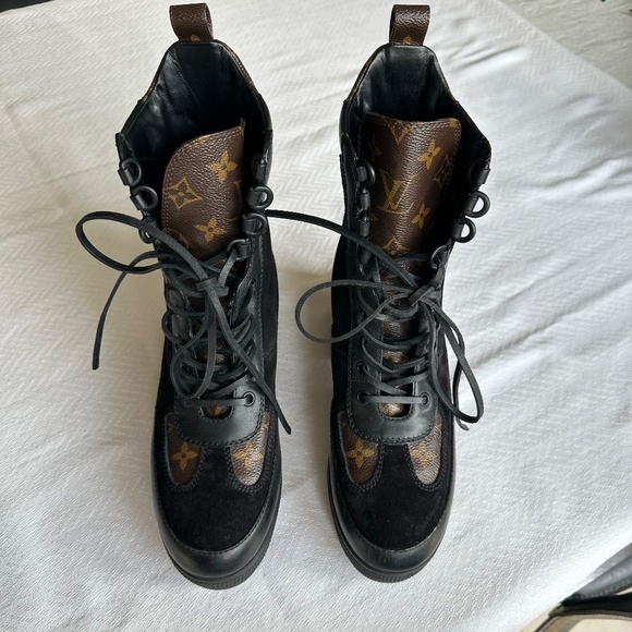 Luis Vuitton Laureat Desert Combat boot, 37.5, Bl. and LV Monogram - Picture 3 of 15